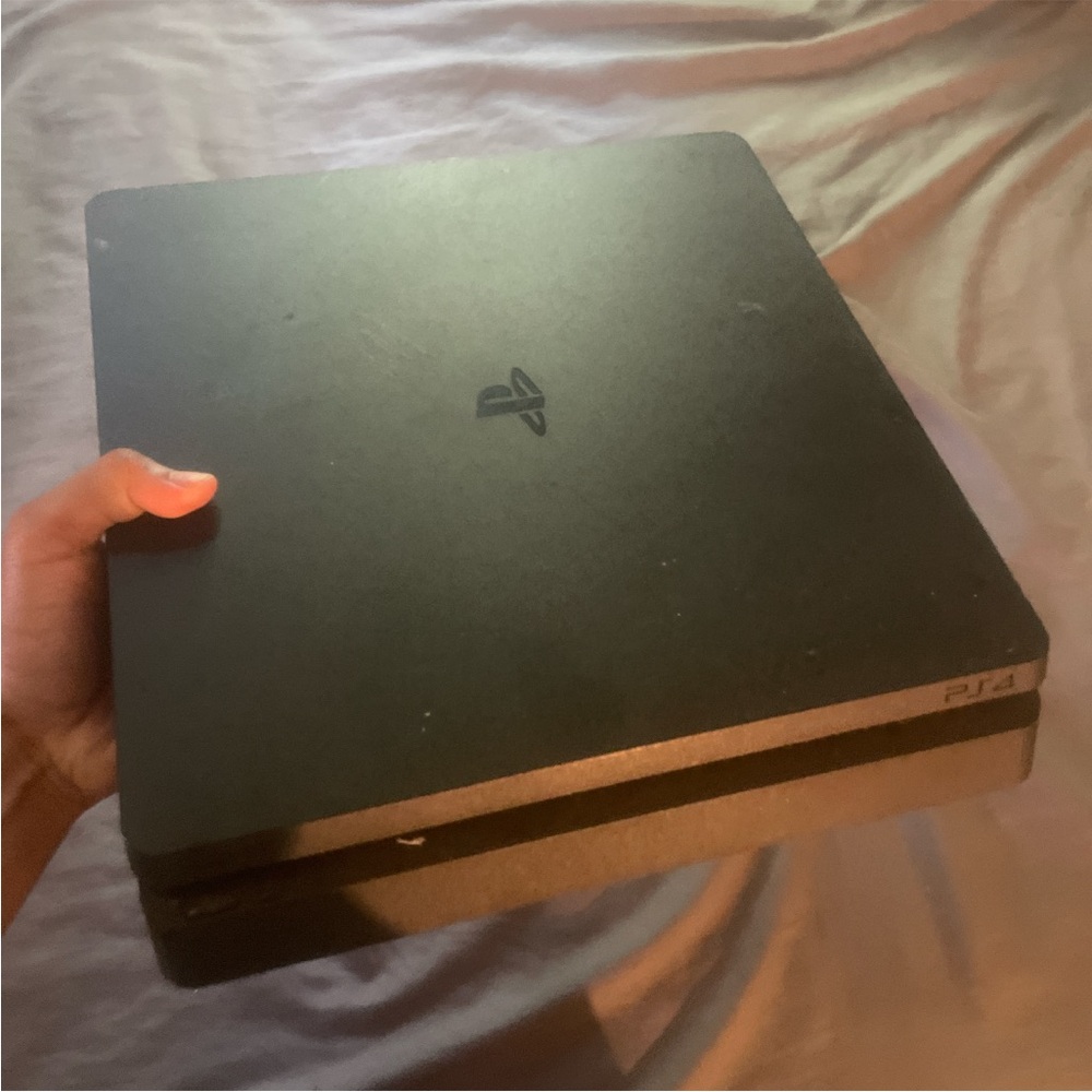 Sony PS4 Slim Gaming Console